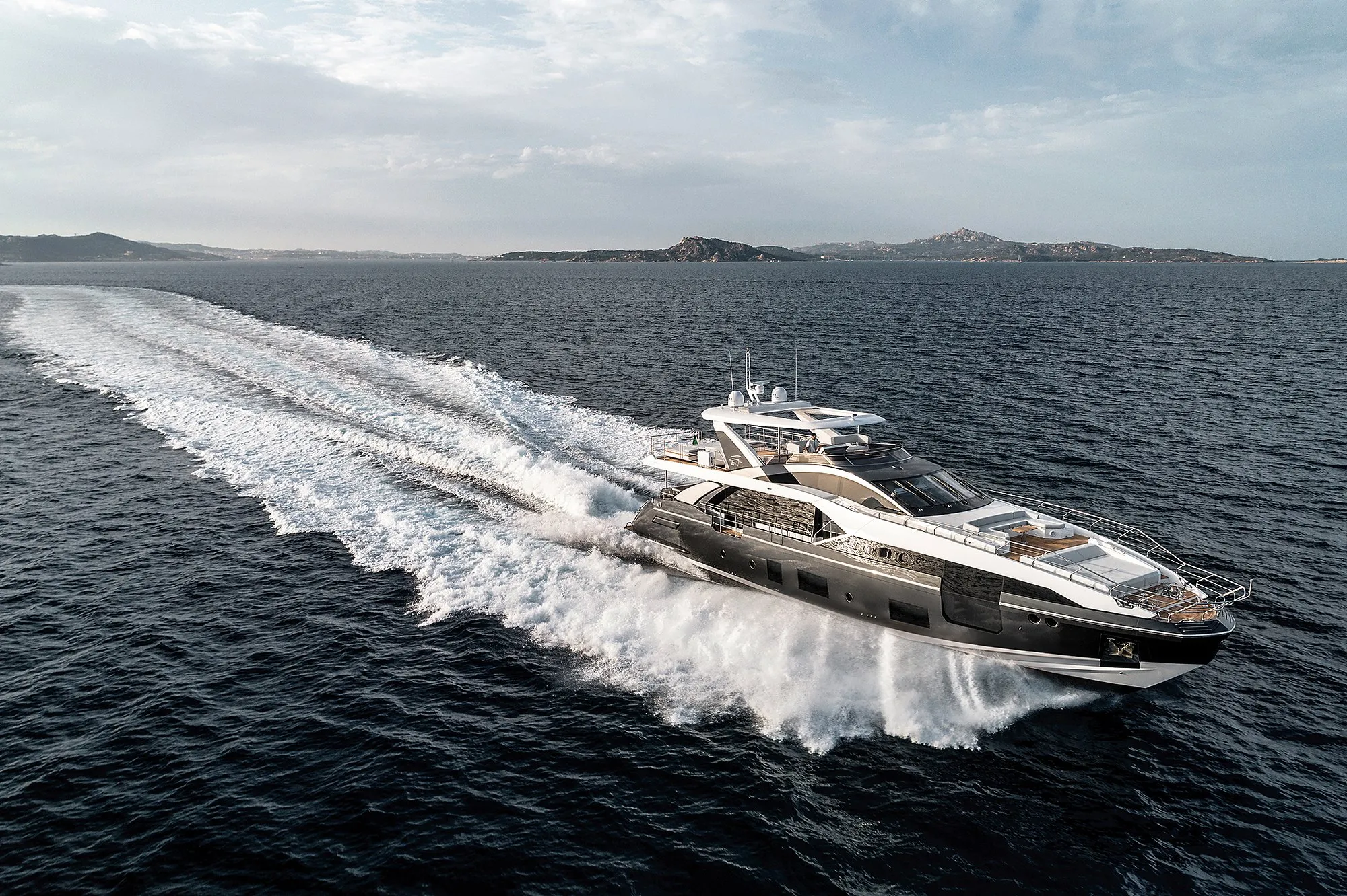 Azimut Grande 27M — 28 nós