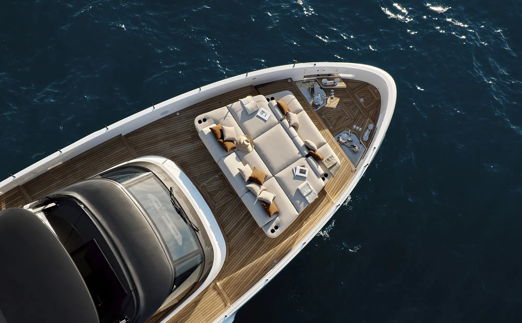 Azimut Magellano 27M — A loggia