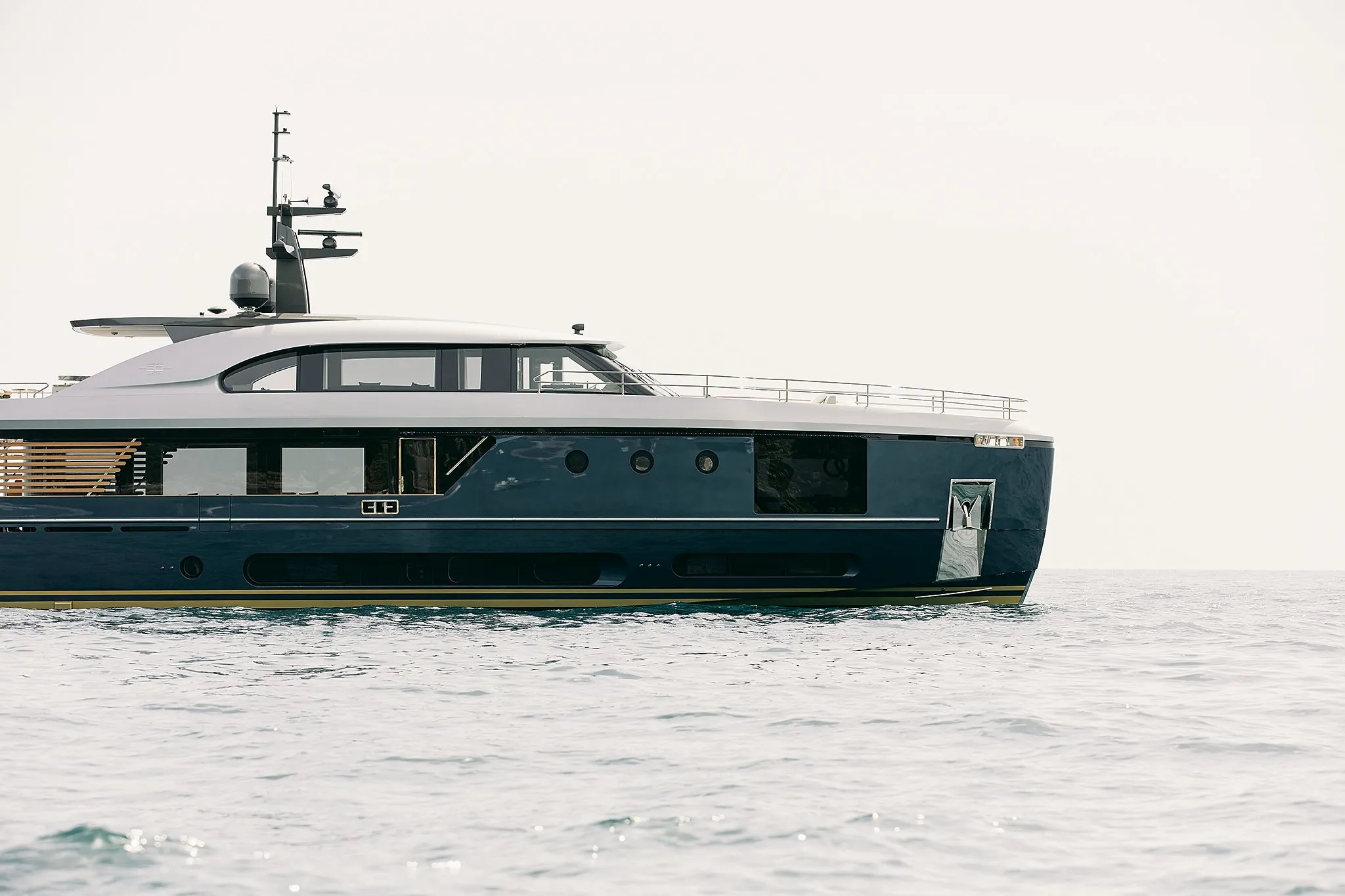 Azimut Magellano 30M — Hotel Mode