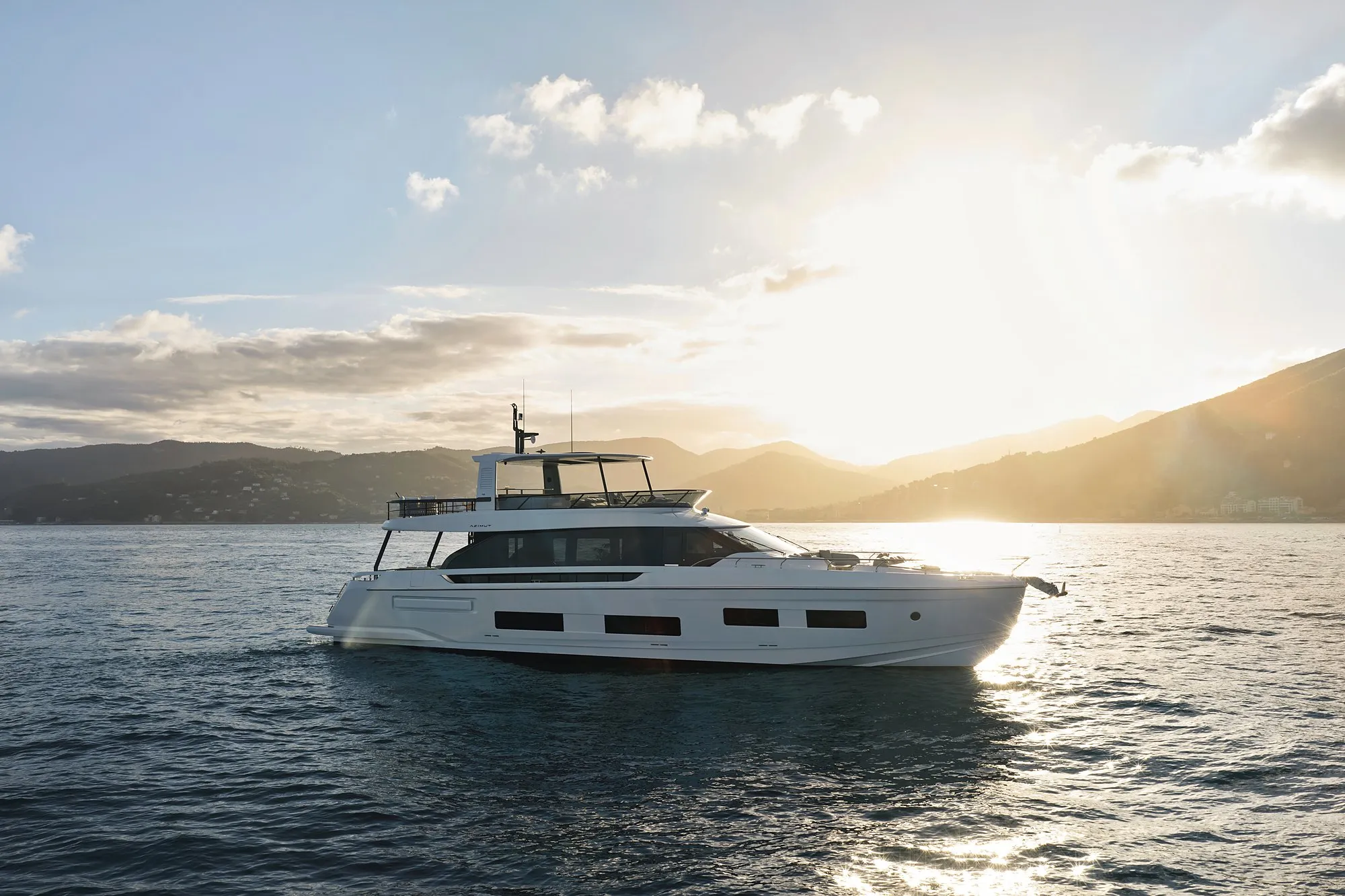 Azimut Fly 82 — Deck2Deck