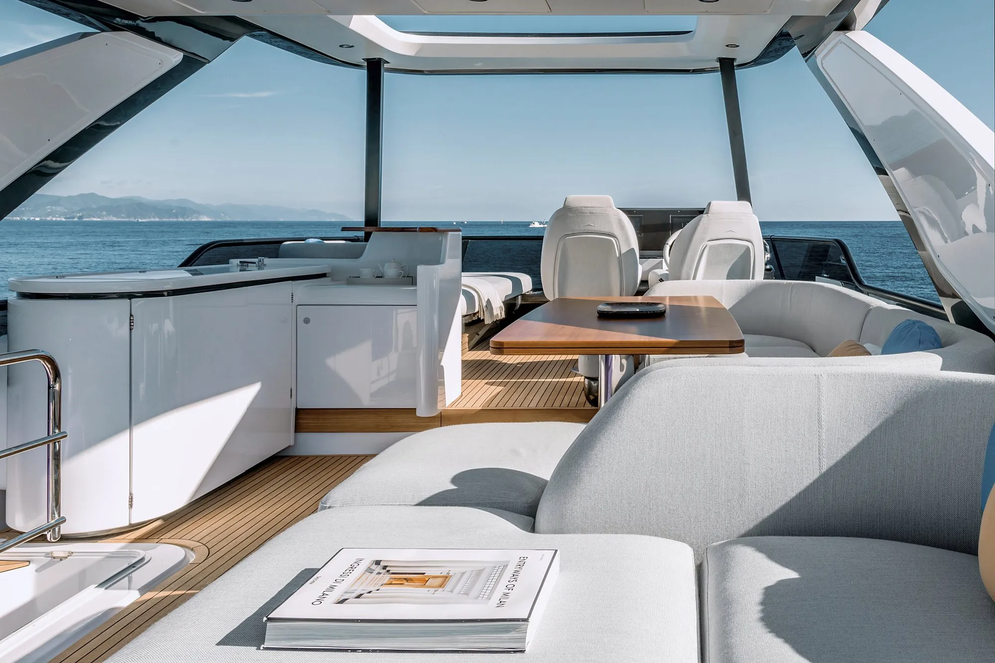 Azimut Fly 68 — Quatro cabines