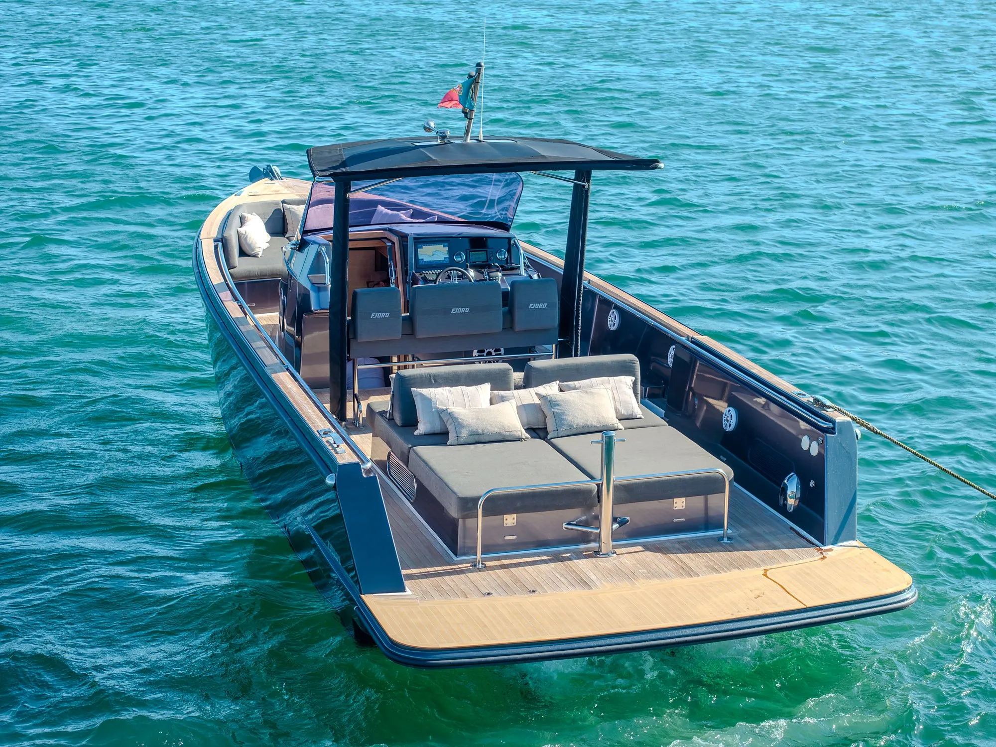 Fjord Open 38 BLACK WAVE — 4