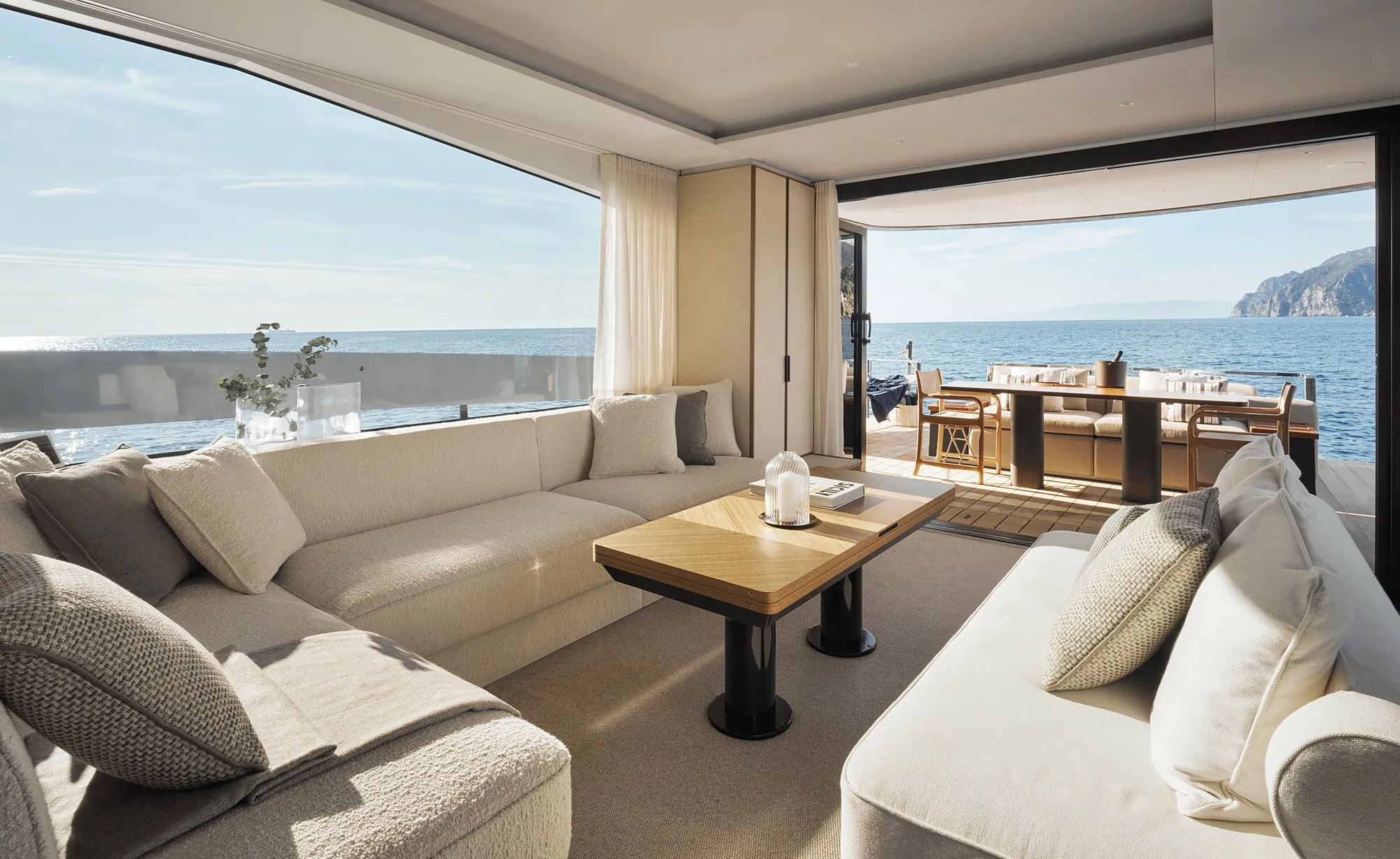 Azimut Seadeck 7 — Quatro cabines