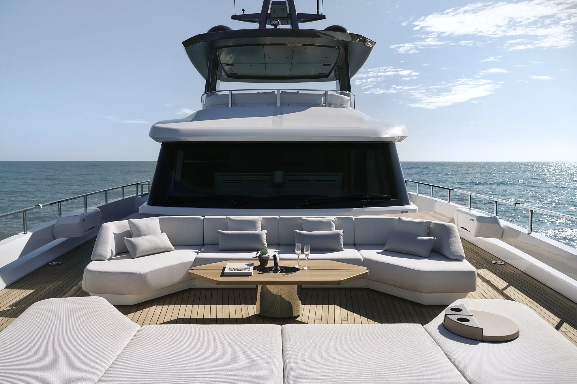 Azimut Grande 36M — Casco D2P