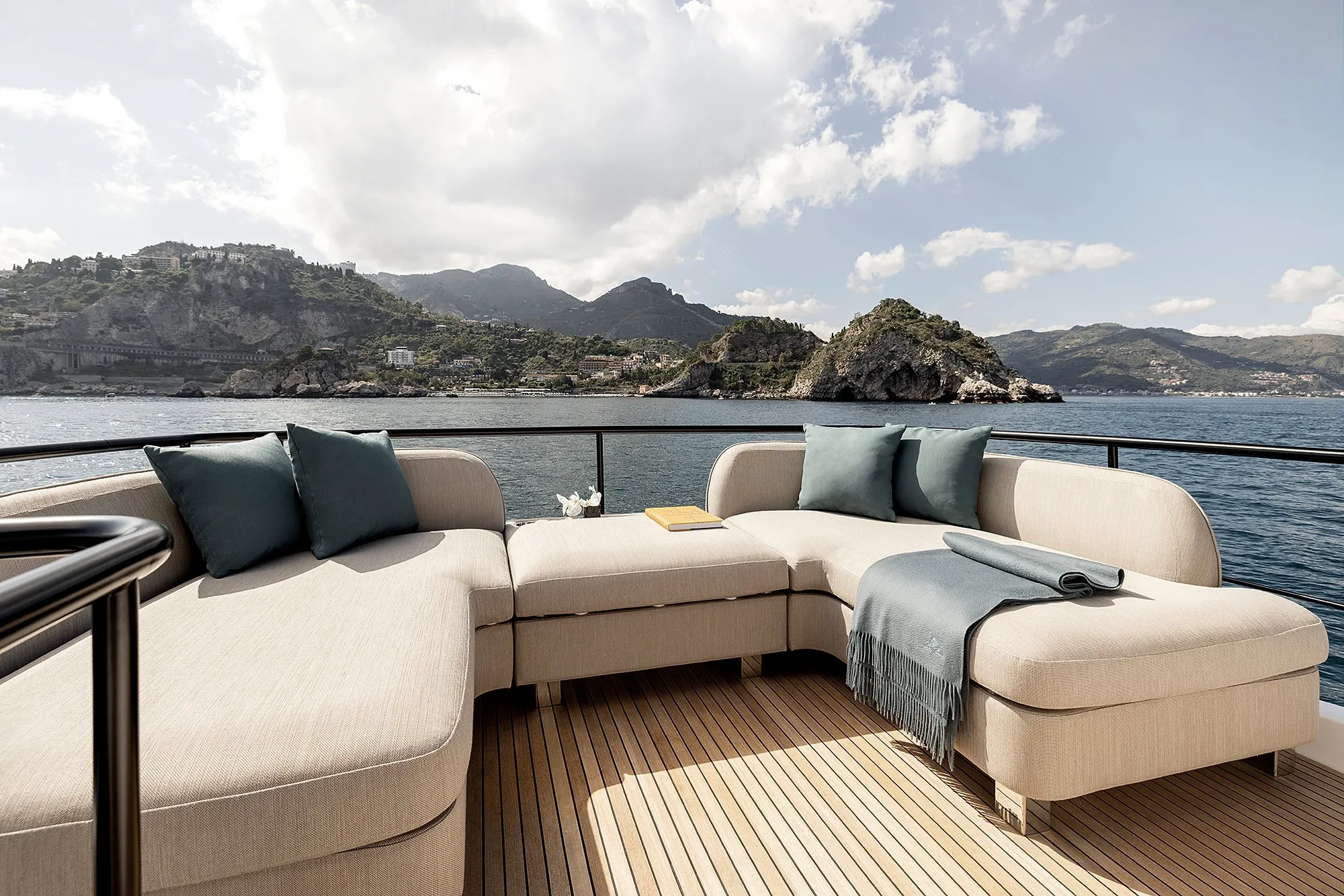 Azimut Magellano 60 — 2