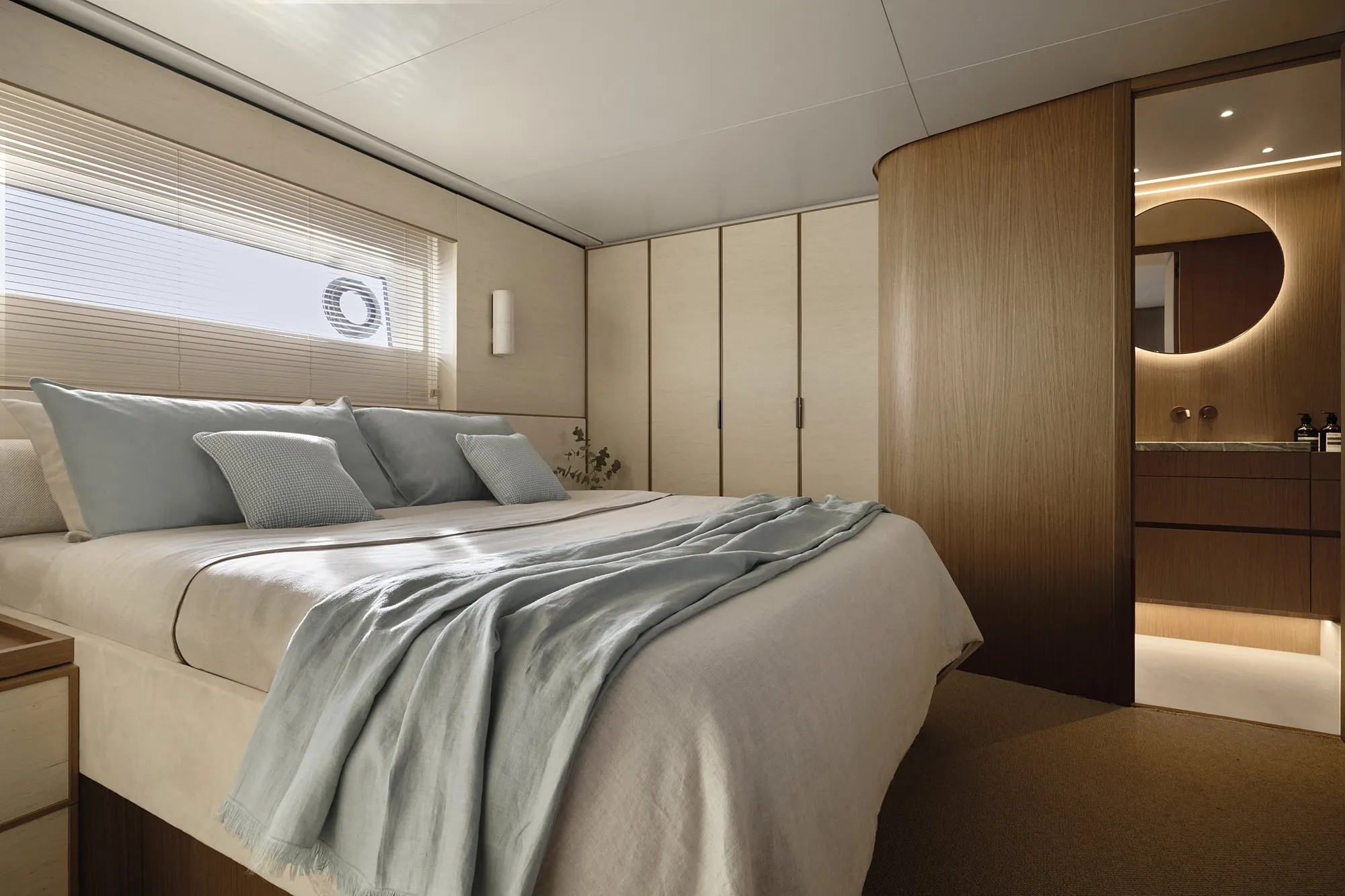 Azimut Seadeck 7 — 2