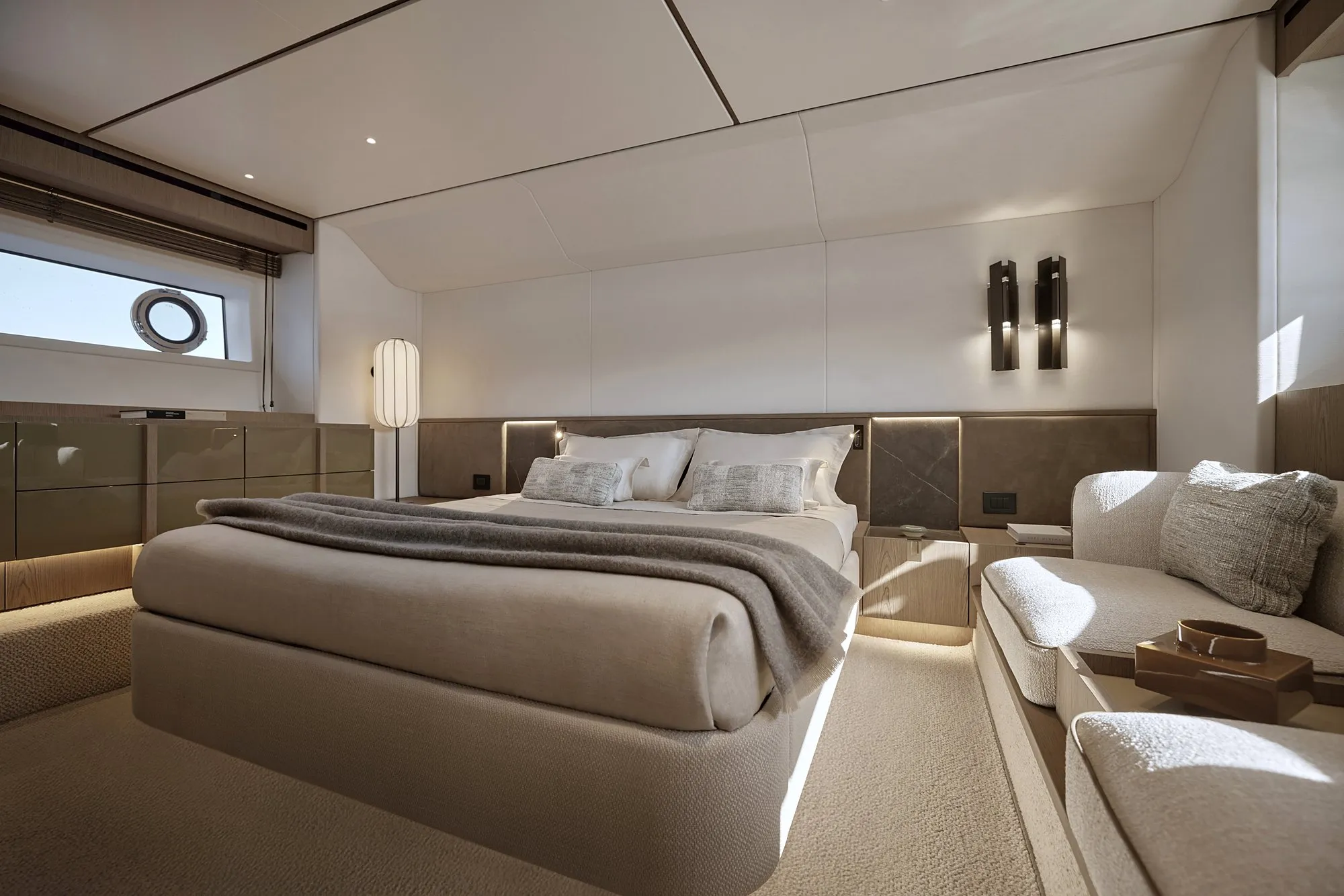 Azimut Fly 70 — 3
