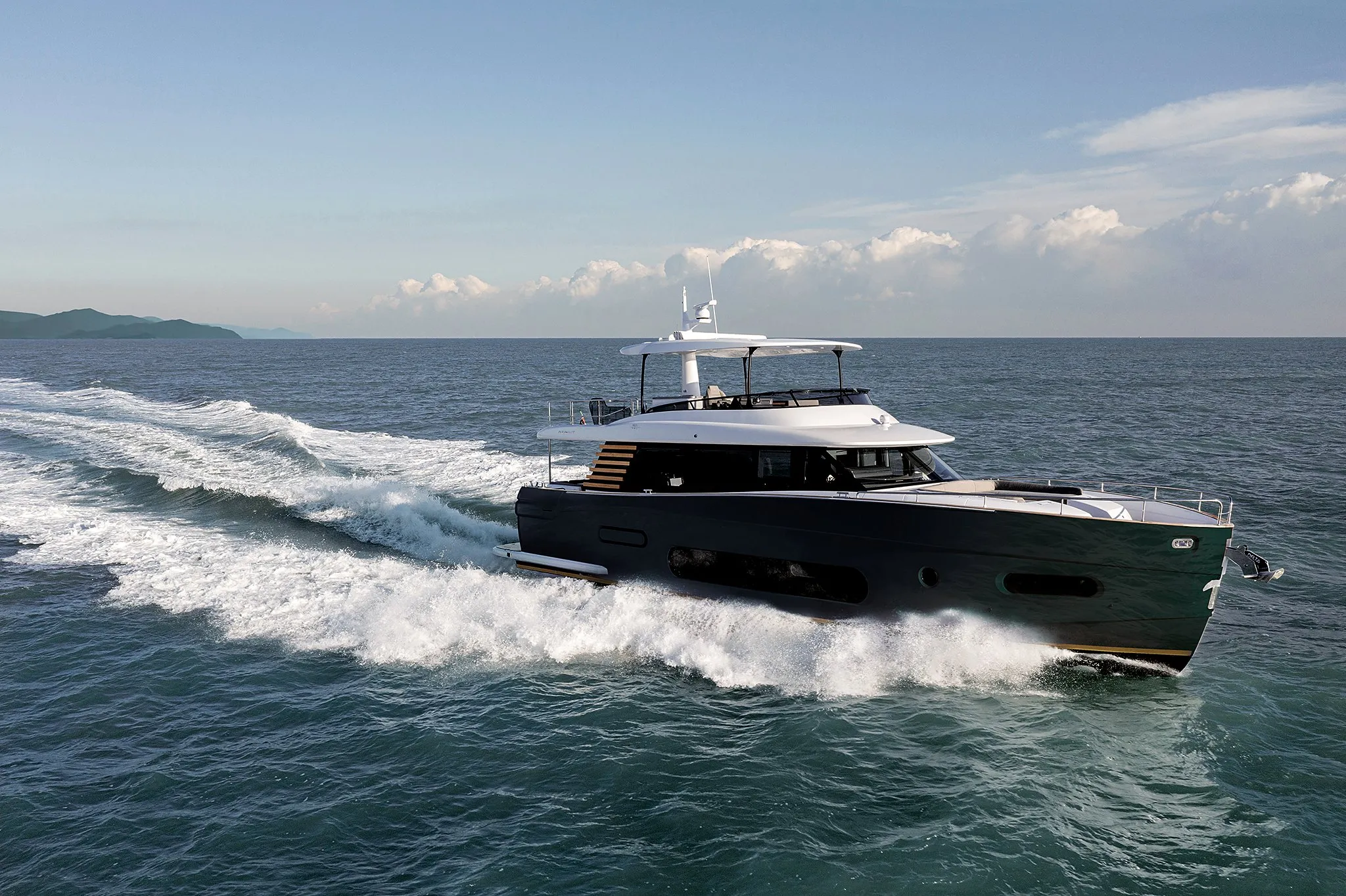Azimut Magellano 66