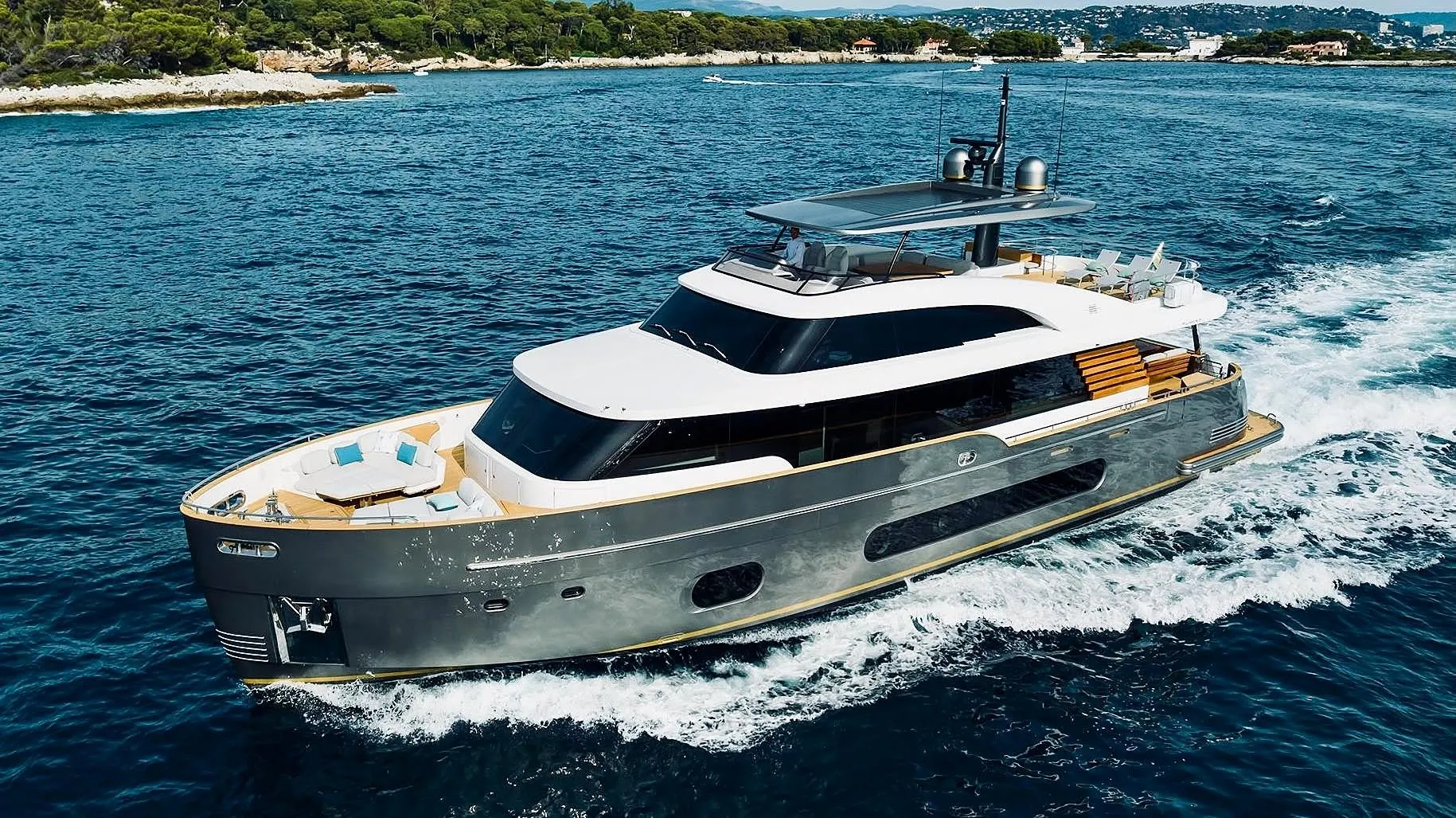 Azimut Magellano 25M